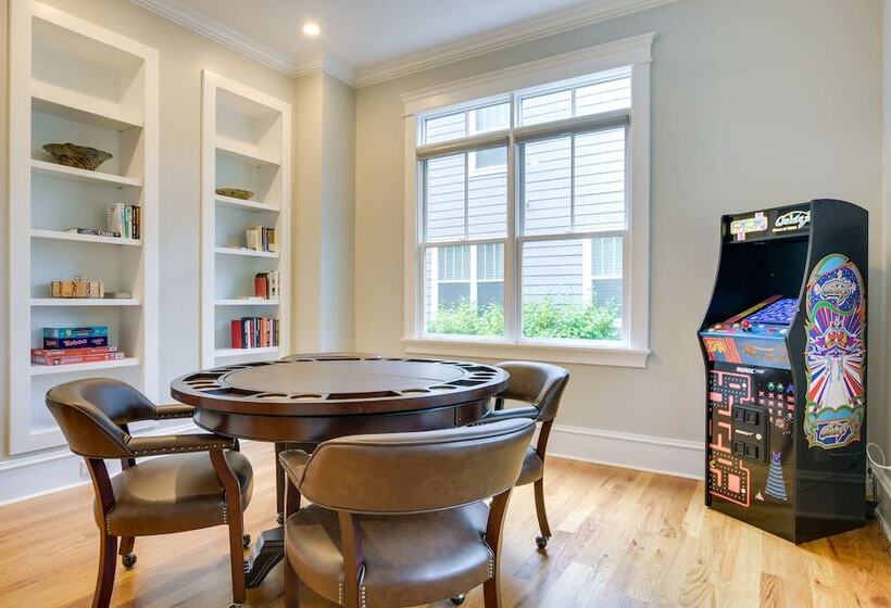 Dog Friendly Durham Home   Walk Downtown!