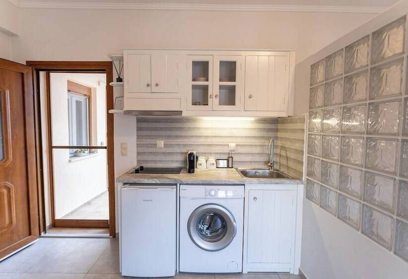 Eressian Lodgings Apartments