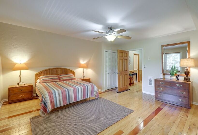 7 Mi To Beech Mountain Skiing: Home W/ Fire Pit