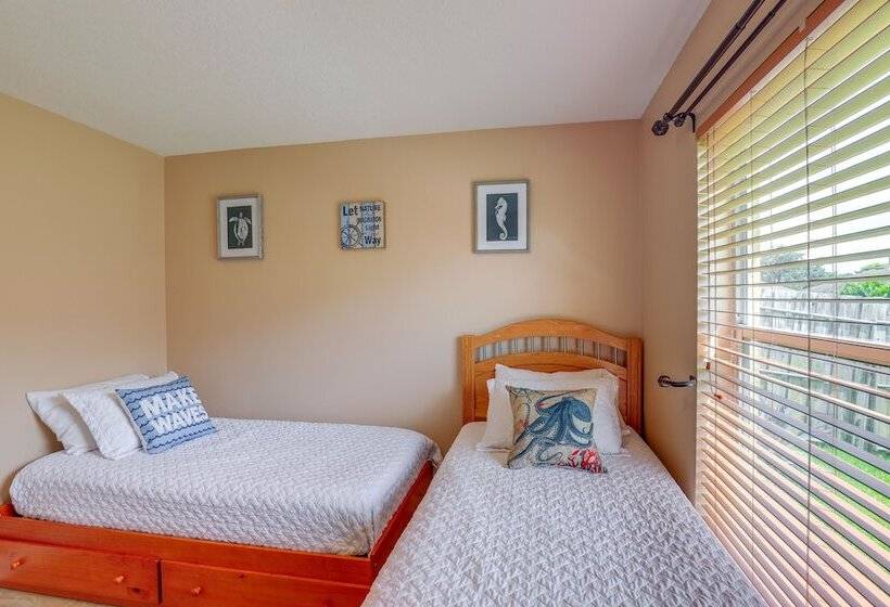 Family Friendly Port St. Lucie Home W/ Pool!