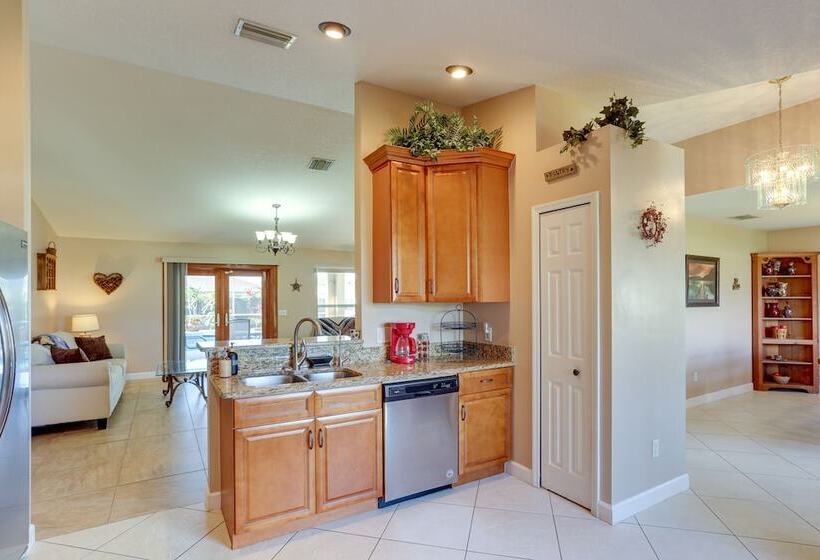 Family Friendly Port St. Lucie Home W/ Pool!