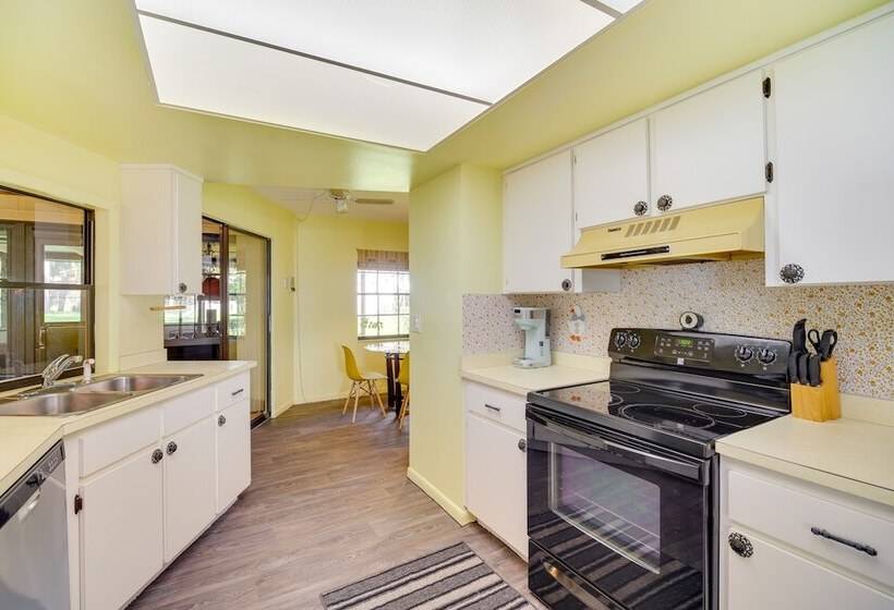 Family Friendly Home On Lake Tulane: Great Views!