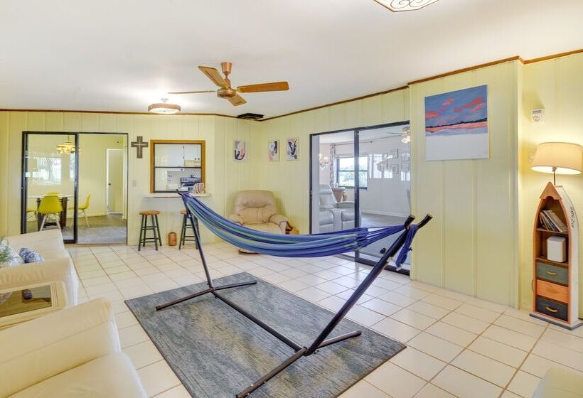 Family Friendly Home On Lake Tulane: Great Views!