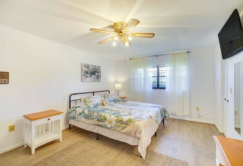 Family Friendly Home On Lake Tulane: Great Views!