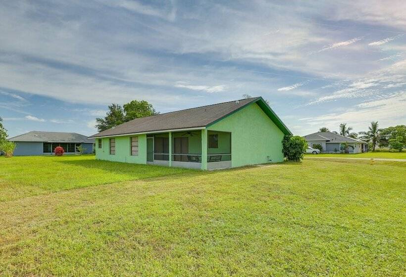 Family Friendly Lehigh Acres Home: Screened Porch!