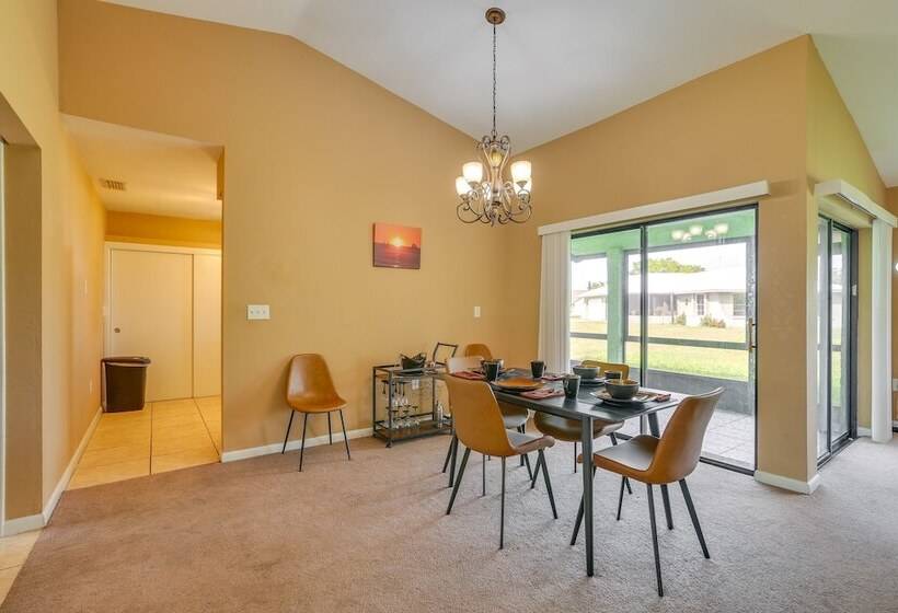 Family Friendly Lehigh Acres Home: Screened Porch!