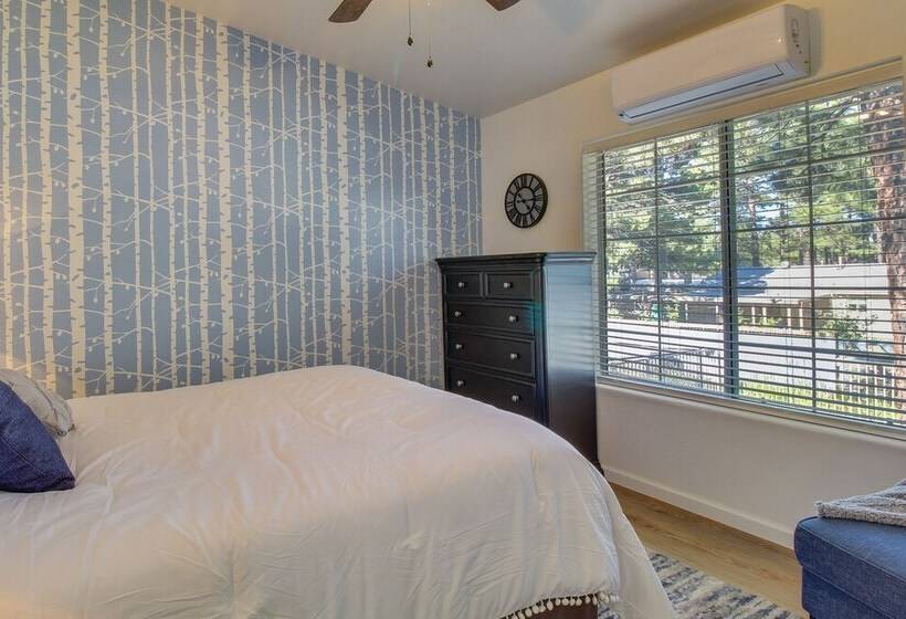 Walk To City Park: Family Friendly Show Low Home