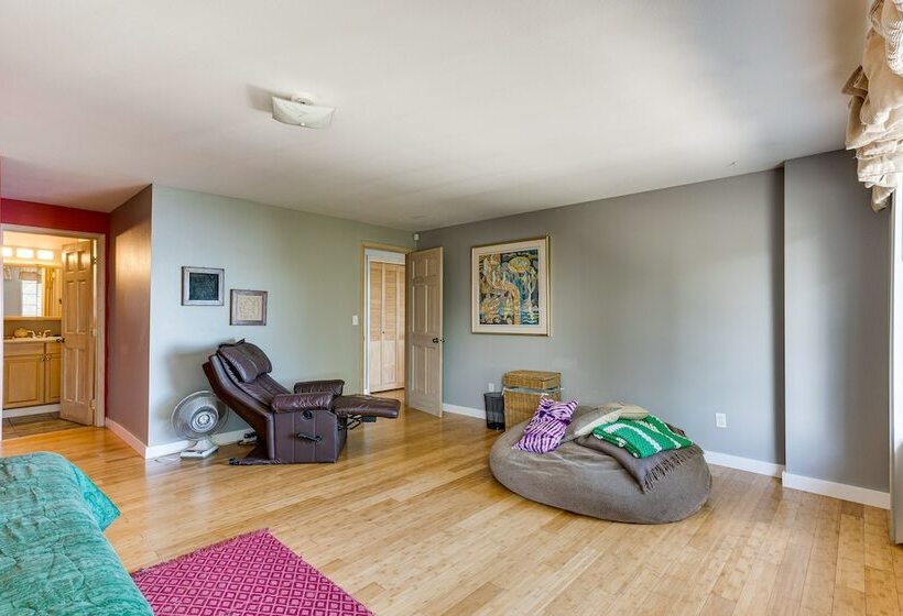 Federal Way Vacation Rental: Bay & Mountain Views!