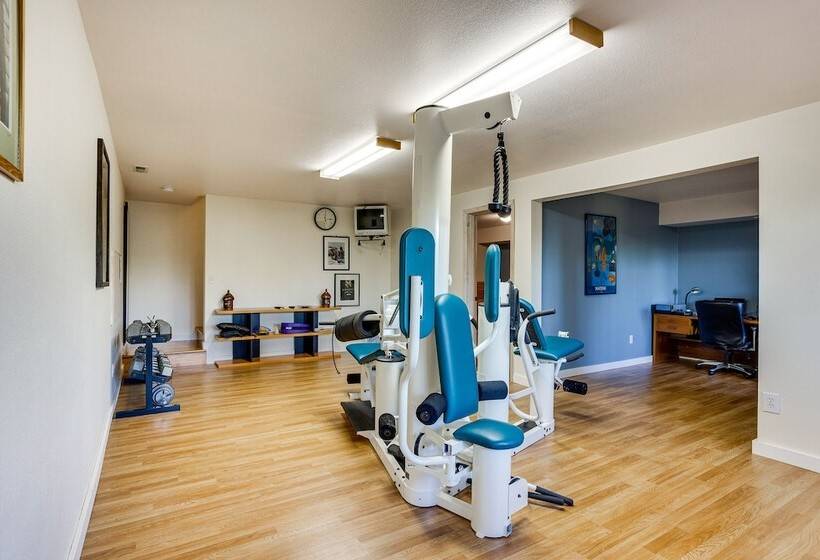 Federal Way Vacation Rental: Bay & Mountain Views!