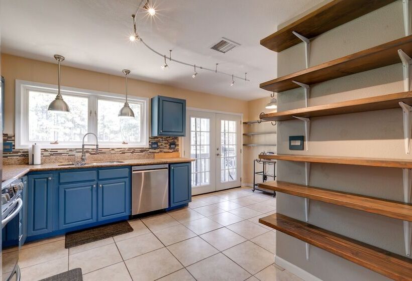 Flagstaff Home W/ Patio & Fire Pit: 4 Mi To Town!