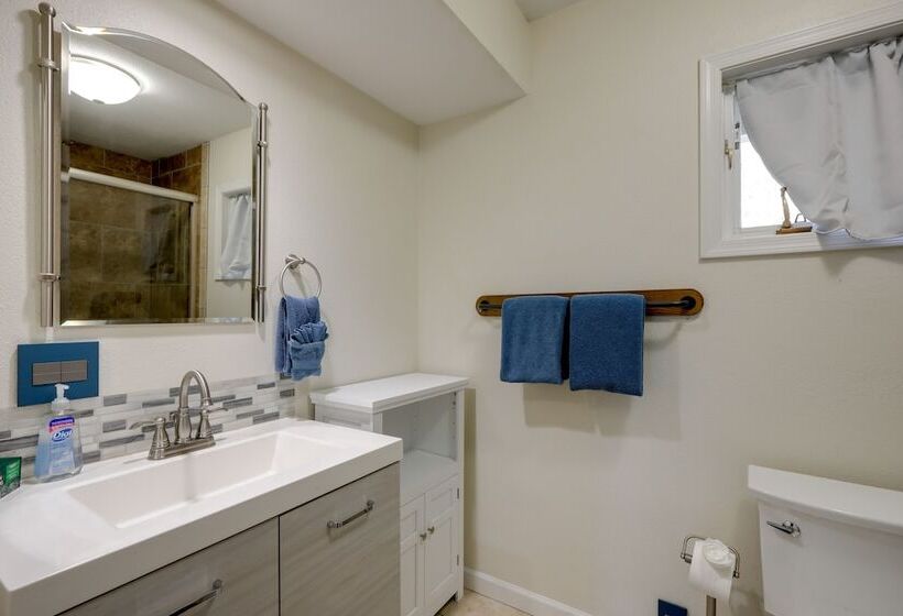 Flagstaff Home W/ Patio & Fire Pit: 4 Mi To Town!