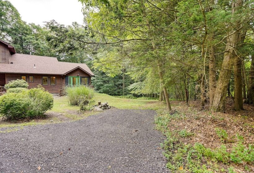 Fully Remodeled Saugerties Retreat On 7 Acres!
