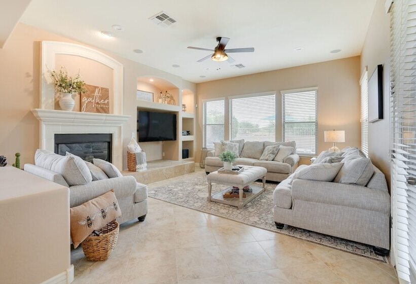 Goodyear Oasis W/ Private Pool & Hot Tub!