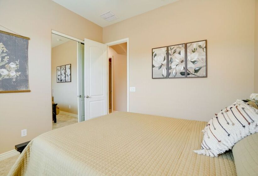 Goodyear Oasis W/ Private Pool & Hot Tub!