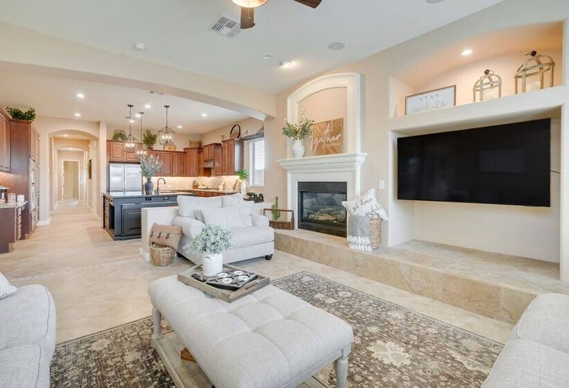 Goodyear Oasis W/ Private Pool & Hot Tub!