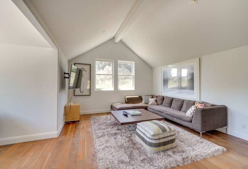 Gorgeous Carpinteria Home: Pool, Spa, Fireplaces!