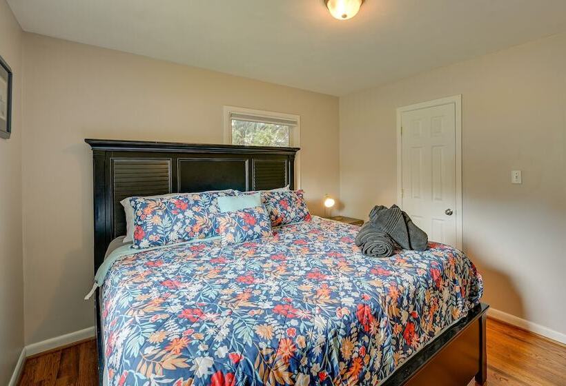 Greensboro Vacation Rental: 2 Mi To Downtown!