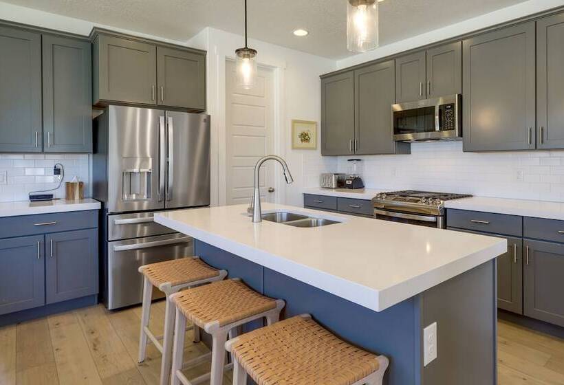 Heber Haven W/ Cozy Fireplace & Mountain Views!