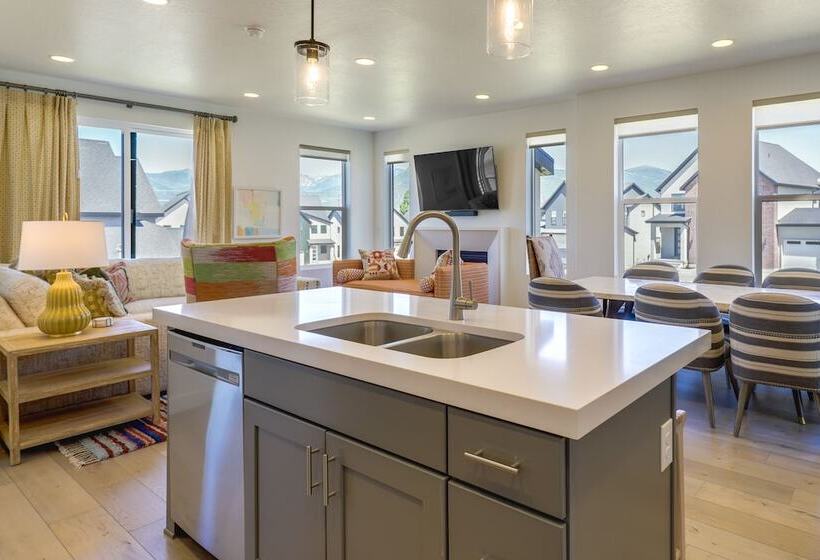 Heber Haven W/ Cozy Fireplace & Mountain Views!