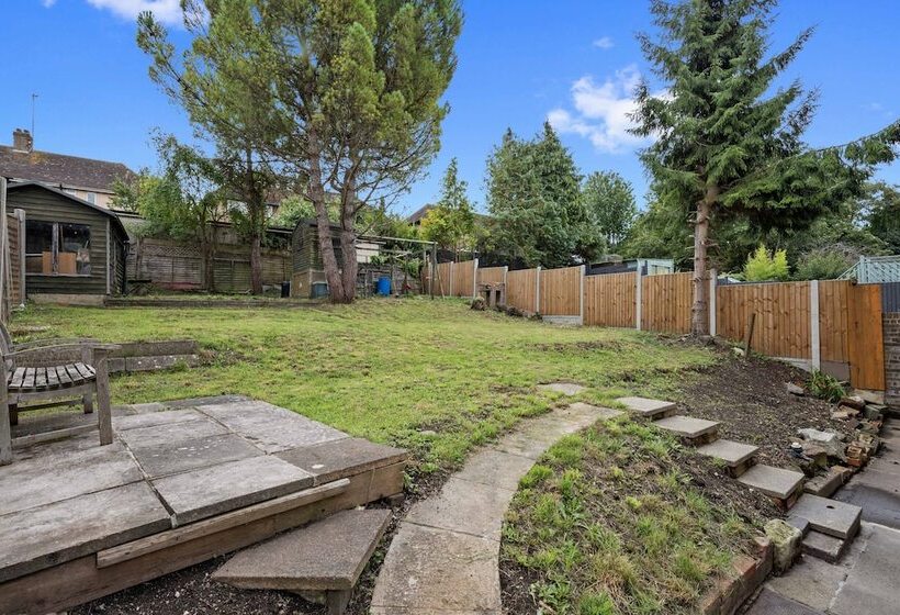 Highway Haven With Free Parking By My Getaways