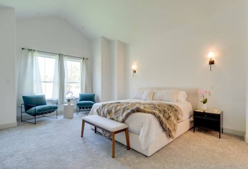 Hill Country Oasis In Spring Branch W/ Patio!