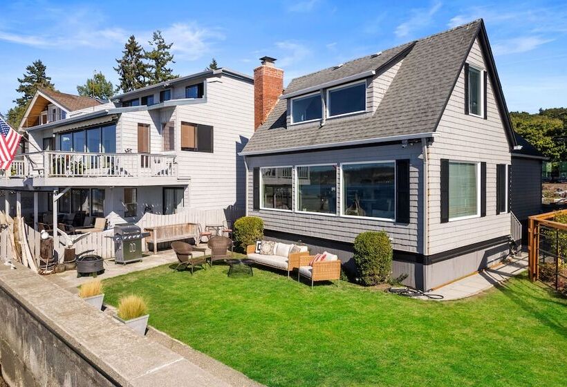 Beachfront Historical Home In University Place!