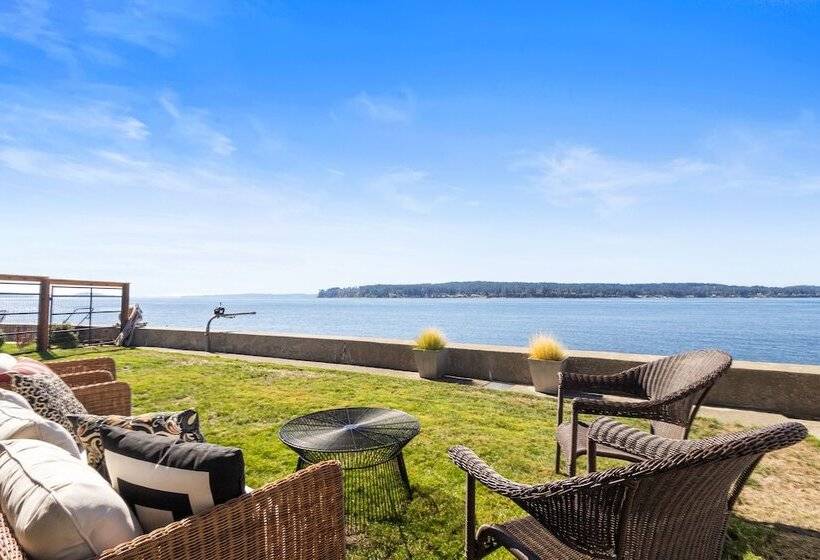 Beachfront Historical Home In University Place!