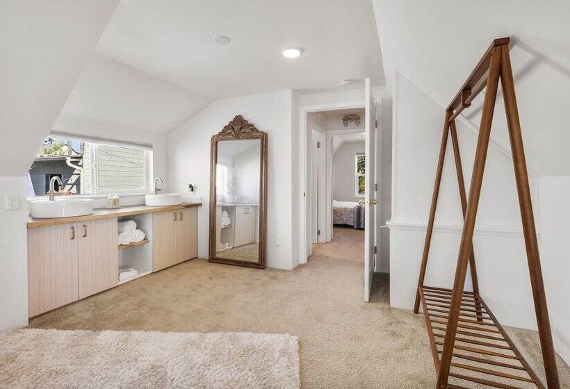 Beachfront Historical Home In University Place!