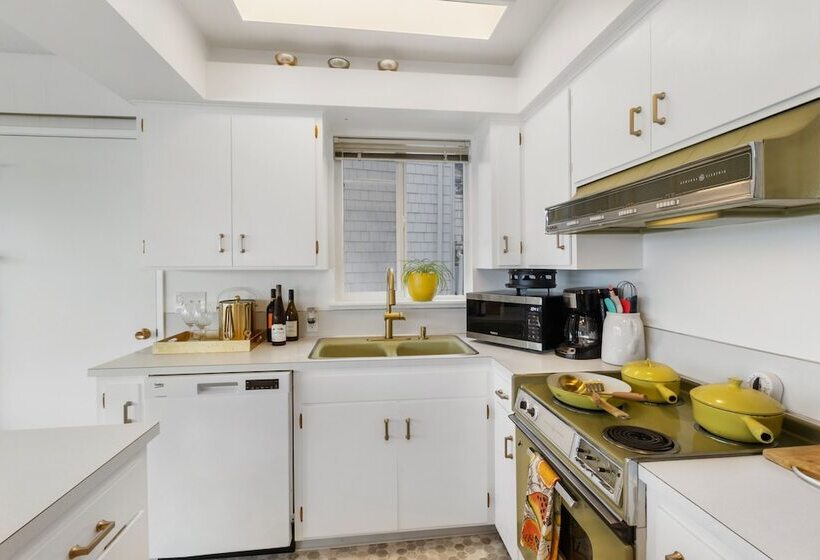 Beachfront Historical Home In University Place!