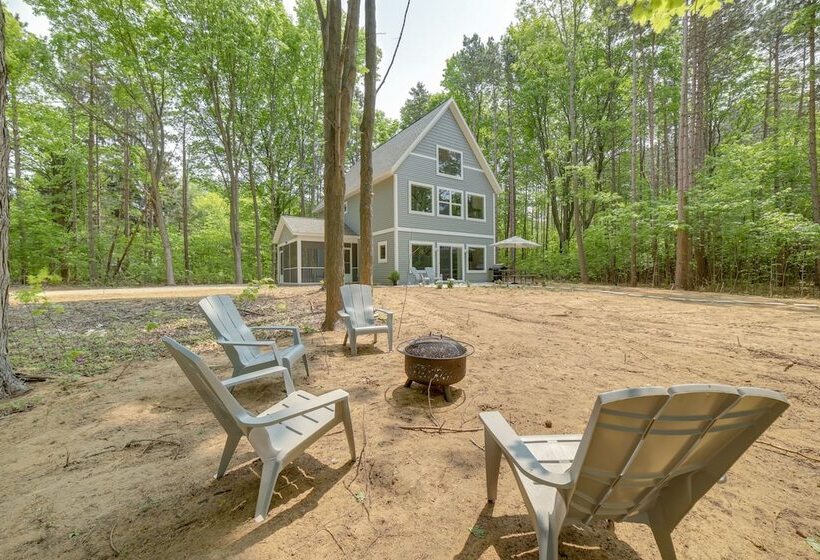 Holland Home W/ Fire Pit: Walk To Lake Michigan!