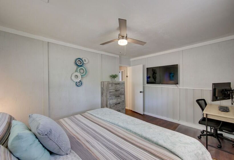 Home On Lake Bob Sandlin W/ Private Boat Dock!