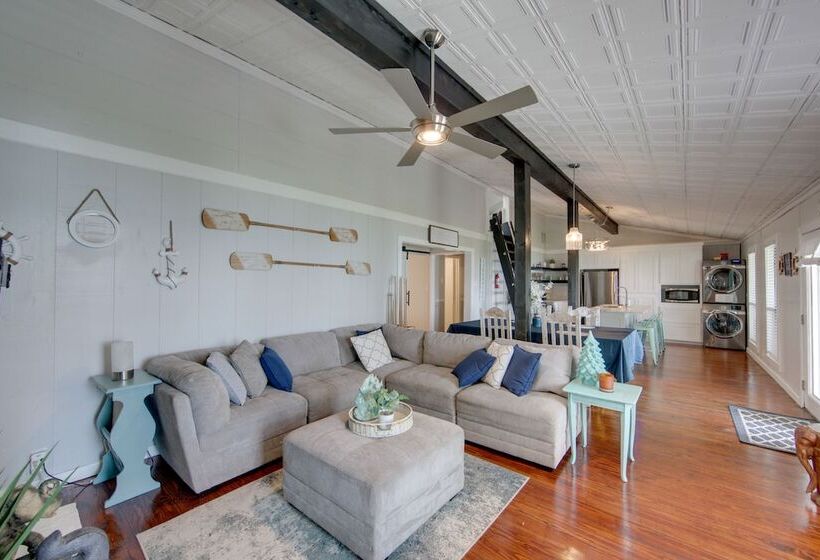 Home On Lake Bob Sandlin W/ Private Boat Dock!