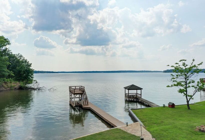 Home On Lake Bob Sandlin W/ Private Boat Dock!