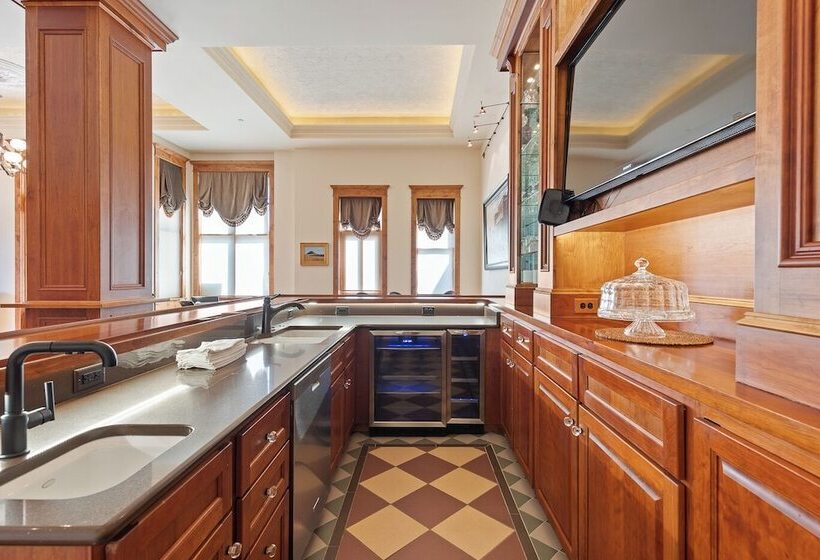 簡易ホテル The Kleemann House