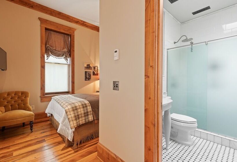 簡易ホテル The Kleemann House