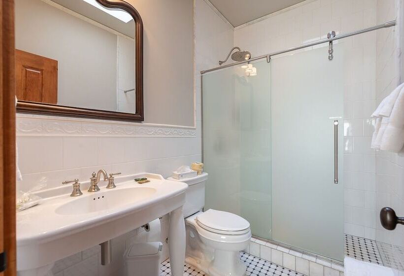 مسافرخانه The Kleemann House