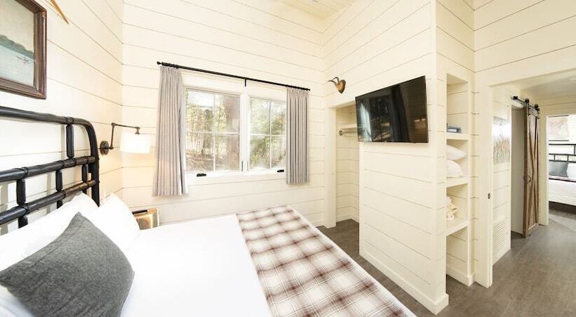 هتل Camp Long Creek