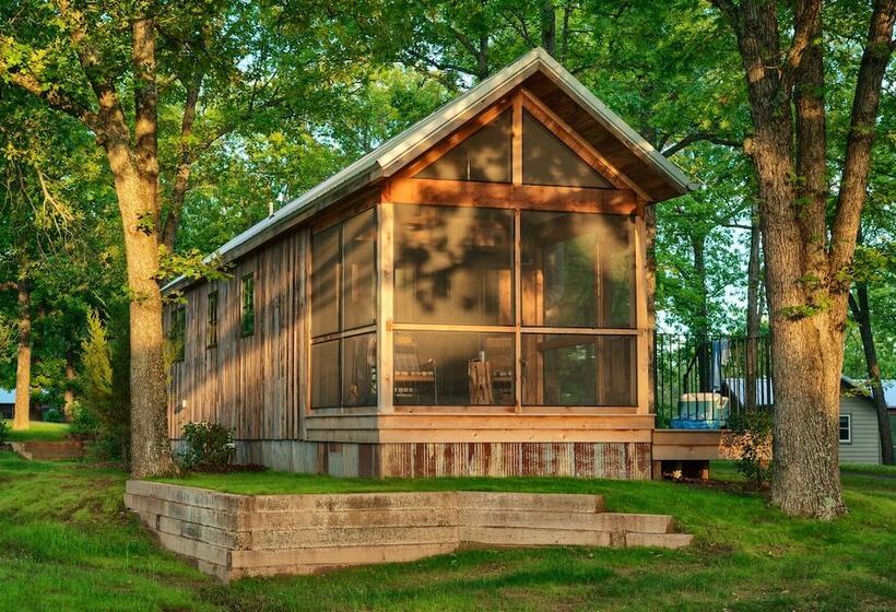 فندق Camp Long Creek