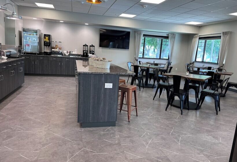 فندق Hamburg Inn & Suites