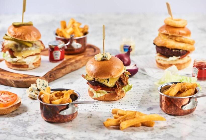 בית מלון כפרי Holiday Inn Blackpool, An Ihg