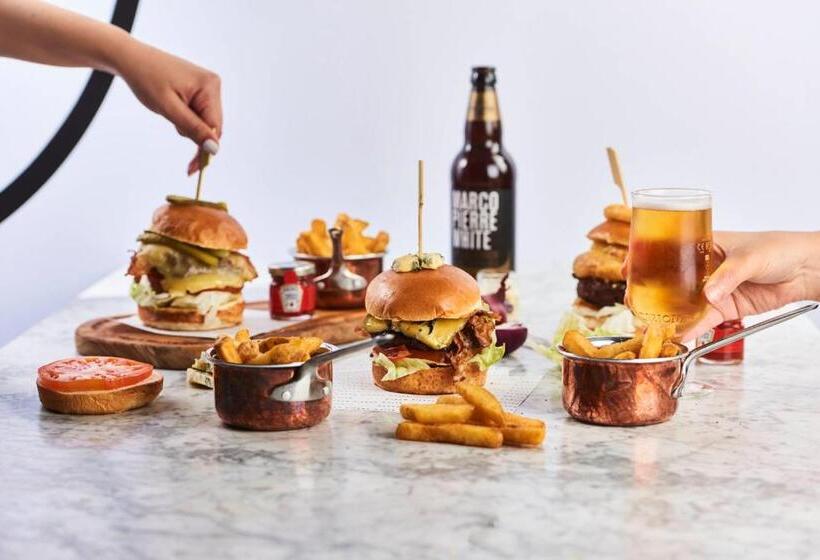 בית מלון כפרי Holiday Inn Blackpool, An Ihg