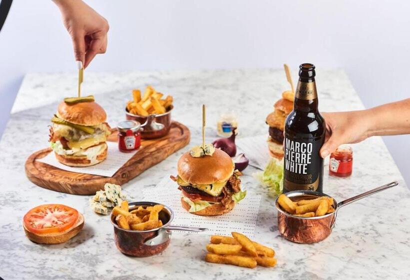 בית מלון כפרי Holiday Inn Blackpool, An Ihg