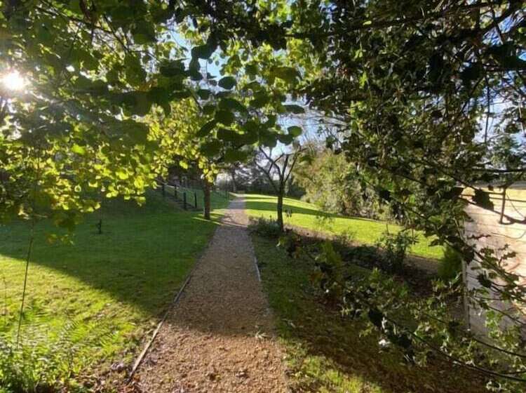 فندق Hollybush Lodges