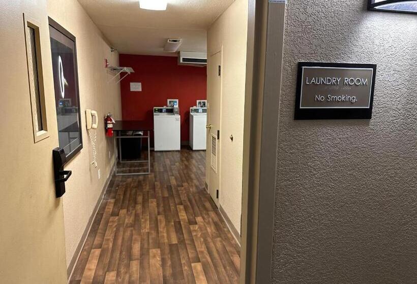 فندق Hometowne Studios By Red Roof Southfield