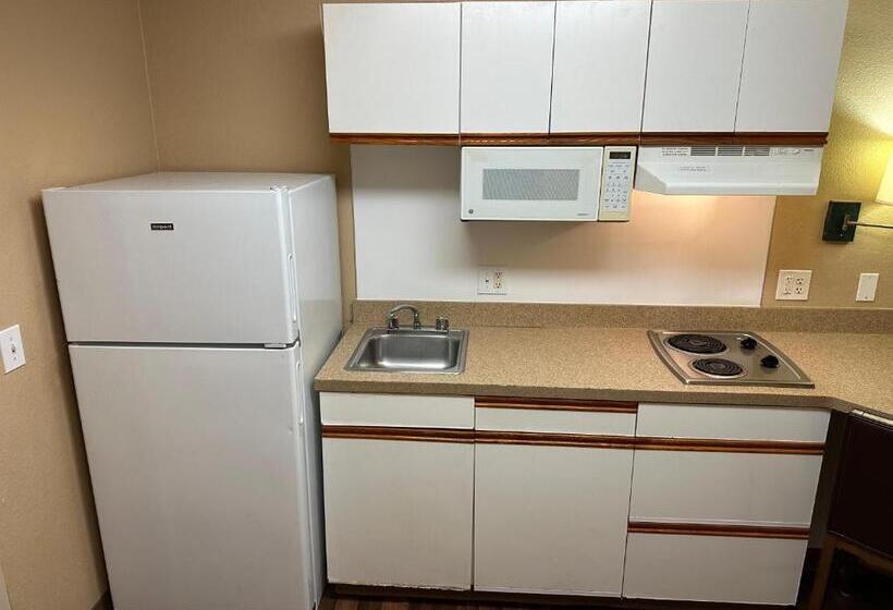 فندق Hometowne Studios By Red Roof Southfield