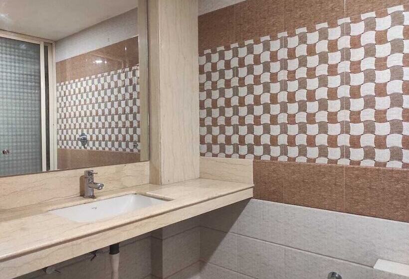 בית מלון כפרי Melrose Inn