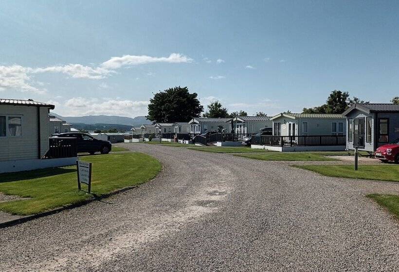 Отель Project Binka Luxury Caravan / Lodge 2 Bedrooms