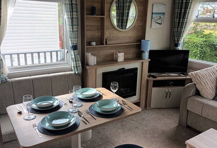 Отель Project Binka Luxury Caravan / Lodge 2 Bedrooms