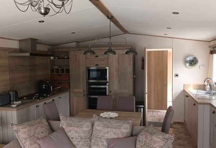 Отель Project Binka Luxury Caravan / Lodge 2 Bedrooms