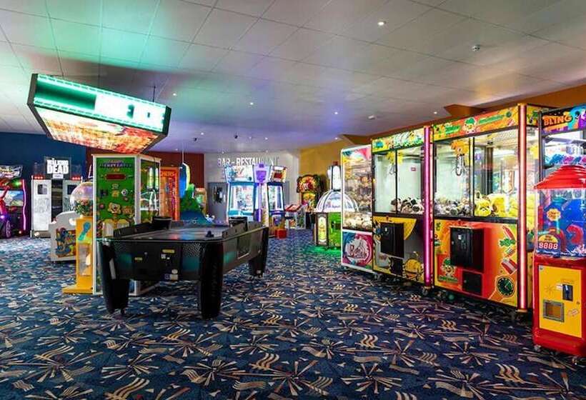 בית מלון כפרי 6 Berth Holiday Home At Seawick Holiday Park